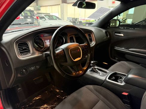 Used 2022 Dodge Charger SXT RWD image 19