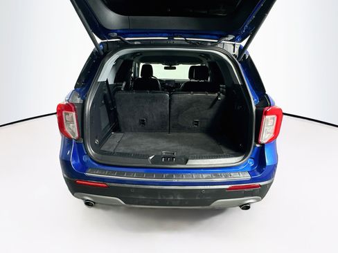 Used 2022 Ford Explorer Limited w/ Equipment Group 301A AWD/4WD image 31