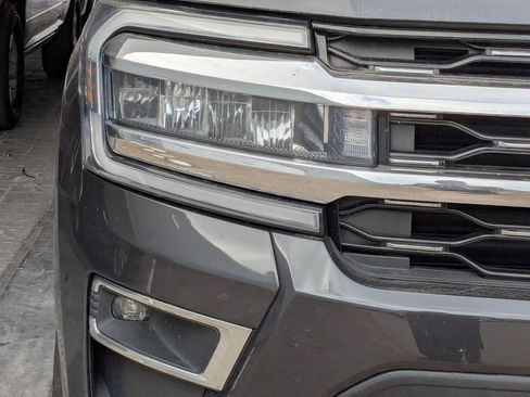 Used 2023 Ford Expedition Limited image 6