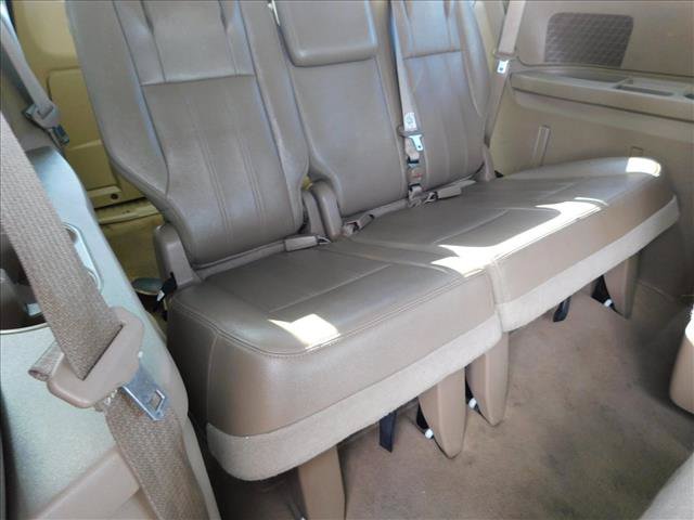 Used 2014 Chrysler Town & Country Touring FWD image 26