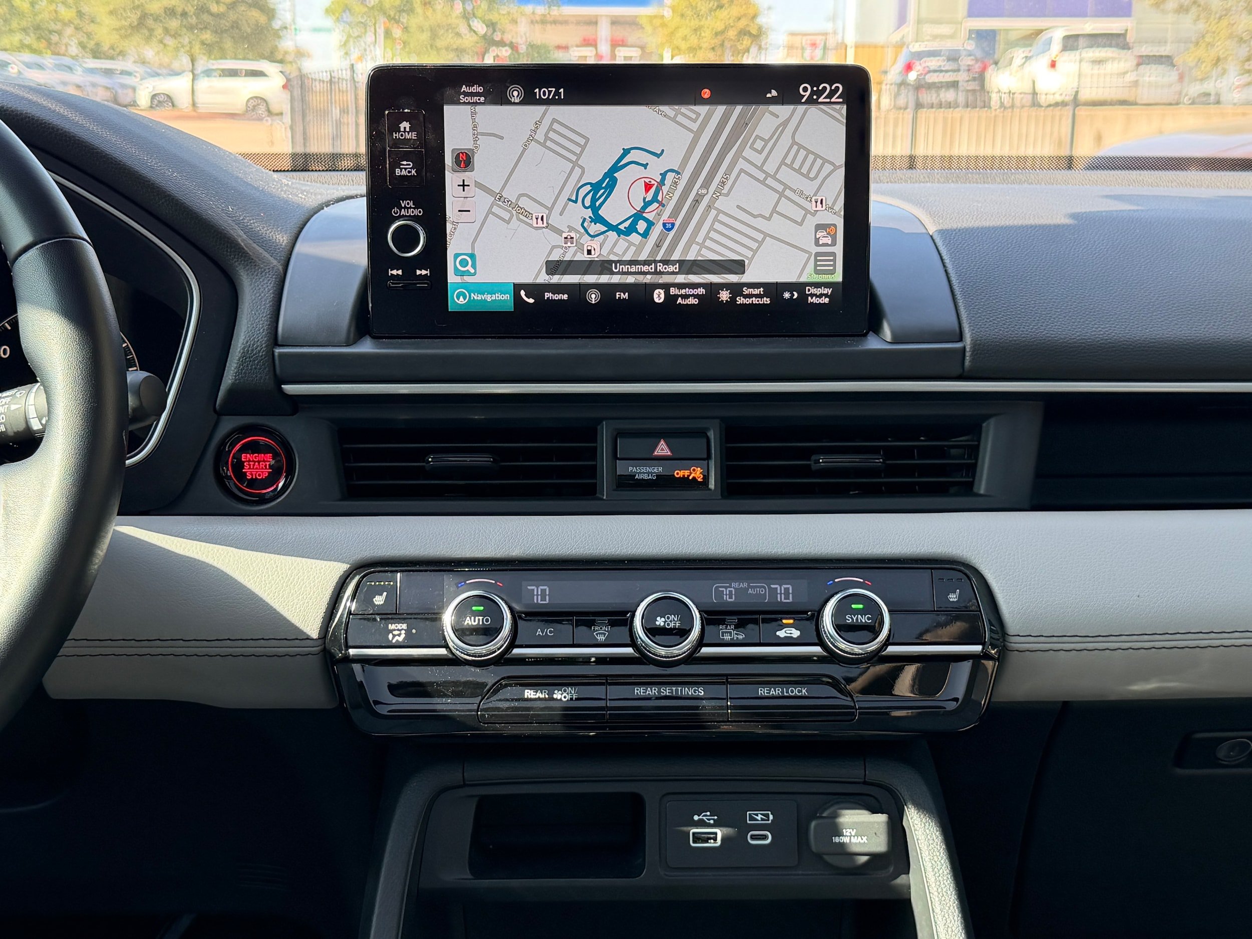 Used 2025 Honda Pilot Touring image 16