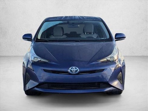 Used 2016 Toyota Prius Three image 2