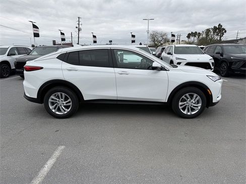 New 2026 Buick Envista Preferred image 4