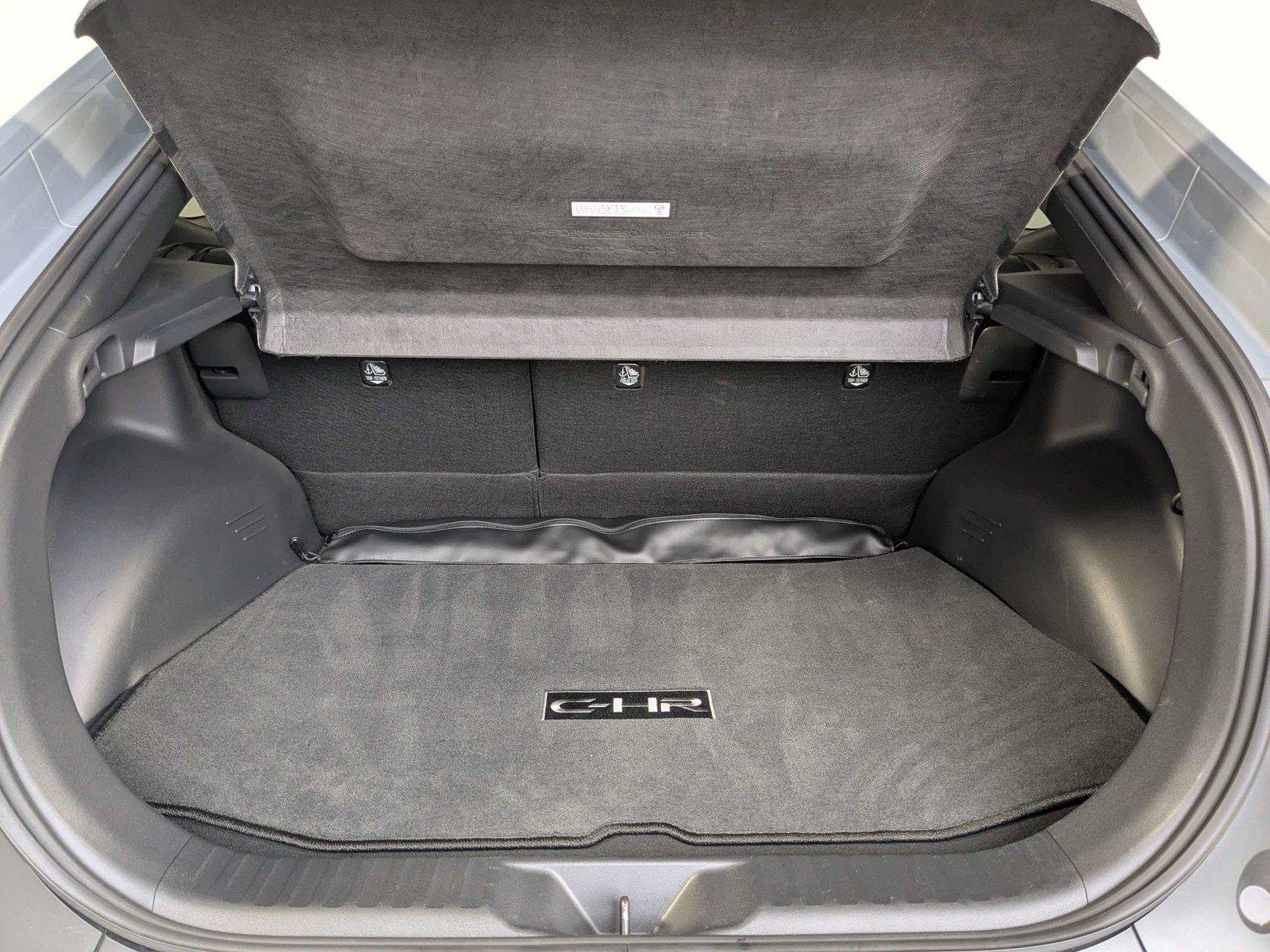 Used 2026 Toyota C-HR AWD/4WD image 9
