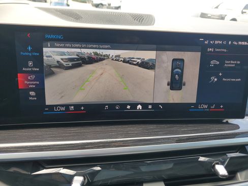 Used 2025 BMW X7 M60i w/ Executive Package image 11