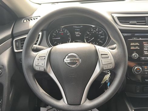 Used 2016 Nissan Rogue S w/ Appearance Package FWD image 10
