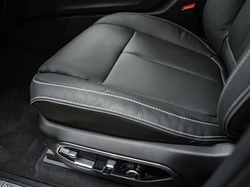 New 2025 Jeep Grand Cherokee Overland w/ Adv Protech Group III AWD/4WD image 34