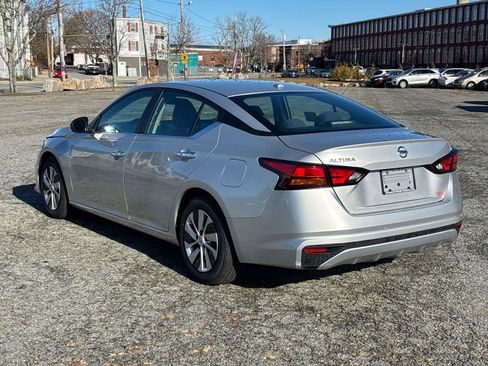 Used 2019 Nissan Altima 2.5 S image 3