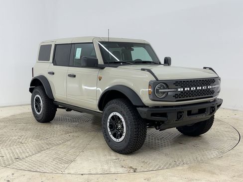 New 2025 Ford Bronco Badlands w/ Sasquatch Package image 6