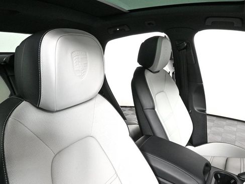 Certified 2026 Porsche Cayenne Coupe AWD/4WD image 25