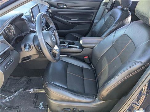 Used 2021 Nissan Altima 2.5 SR w/ SR Premium Package image 17