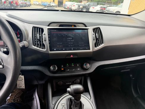 Used 2013 Kia Sportage LX image 9