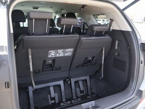 New 2026 Kia Carnival EX FWD image 9