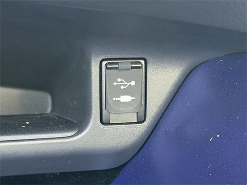 Used 2019 Toyota C-HR Limited image 21