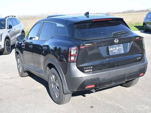 Used 2025 Nissan Kicks S image 5