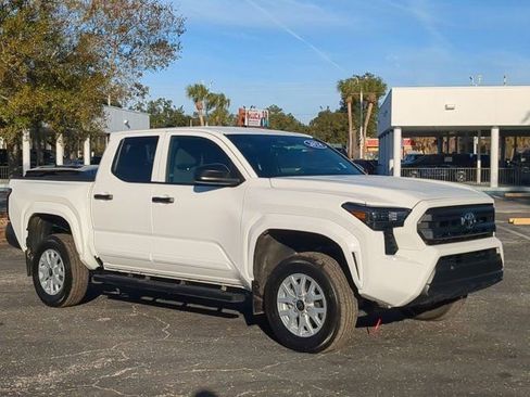 Used 2024 Toyota Tacoma SR image 2