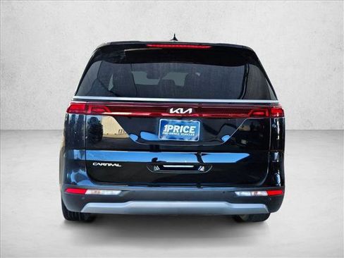 Used 2024 Kia Carnival LX image 6