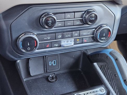 Used 2022 Ford Bronco Wildtrak image 23