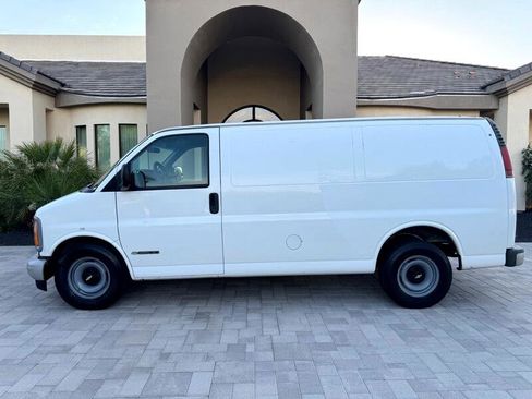 Used 2000 Chevrolet Express 2500 image 8