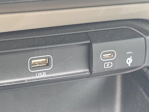 Used 2024 Kia Niro Wave w/ Wave Preserve Package FWD image 34