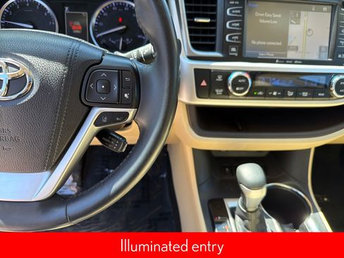 Used 2019 Toyota Highlander Limited image 16