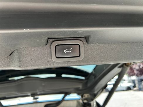 Used 2017 Land Rover Discovery HSE Luxury AWD/4WD image 32