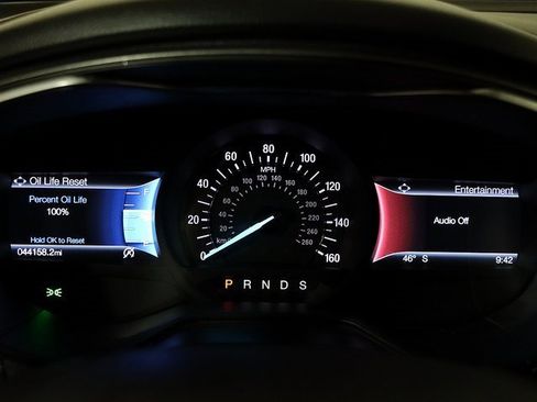 Used 2019 Ford Fusion SE image 16