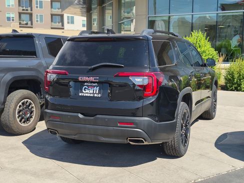 Used 2022 GMC Acadia SLE w/ Driver Convenience Package FWD image 3