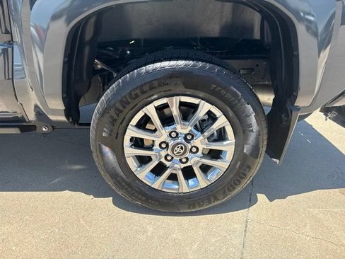 Used 2026 Toyota Tacoma Limited AWD/4WD image 11