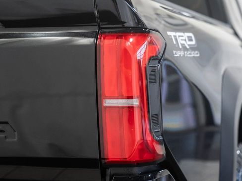 Used 2025 Toyota Tacoma TRD Off-Road AWD/4WD image 6