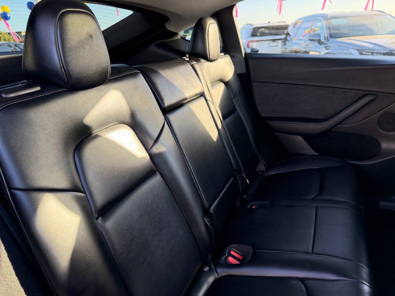Used 2024 Tesla Model Y Long Range AWD/4WD image 31