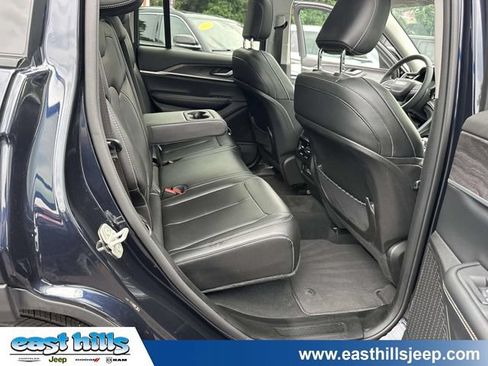 Used 2023 Jeep Grand Cherokee Limited AWD/4WD image 19