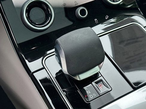 Certified 2022 Land Rover Range Rover Velar R-Dynamic S AWD/4WD image 28