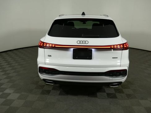Certified 2025 Audi Q5 Premium w/ Convenience Package AWD/4WD image 4