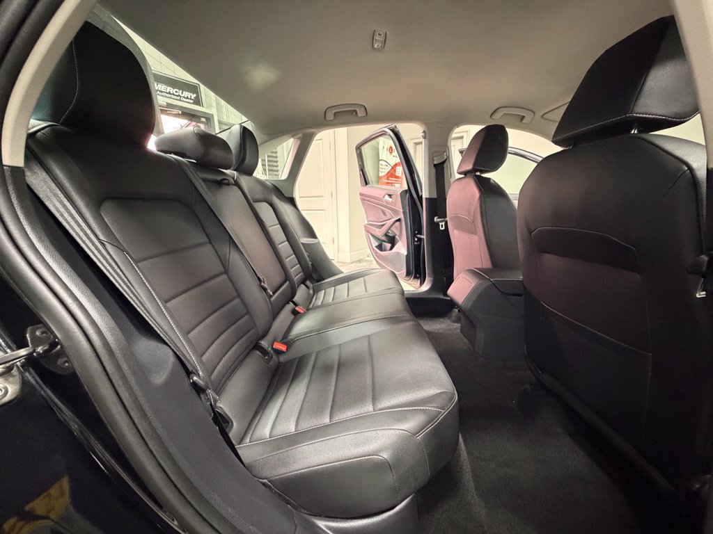 Used 2024 Volkswagen Jetta SE FWD image 43