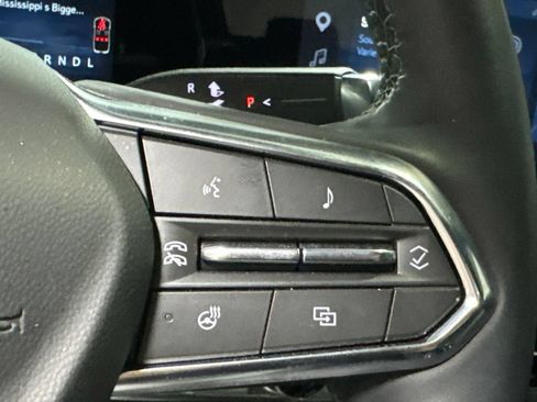 Used 2025 Chevrolet Equinox LT FWD image 21