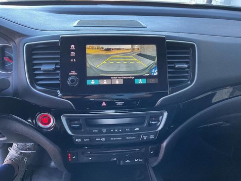 Used 2020 Honda Pilot Touring image 23