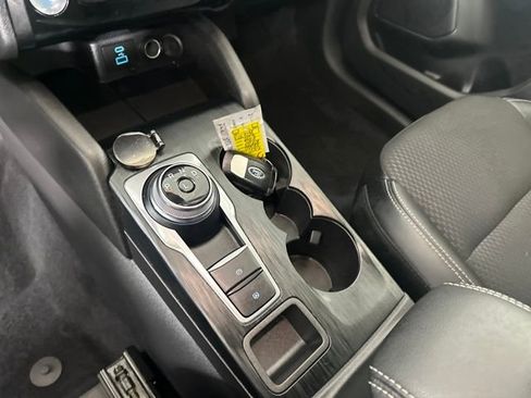 Used 2023 Ford Escape SE image 20