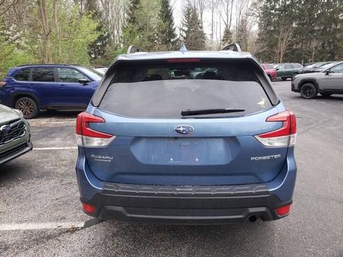 Used 2020 Subaru Forester Premium image 4