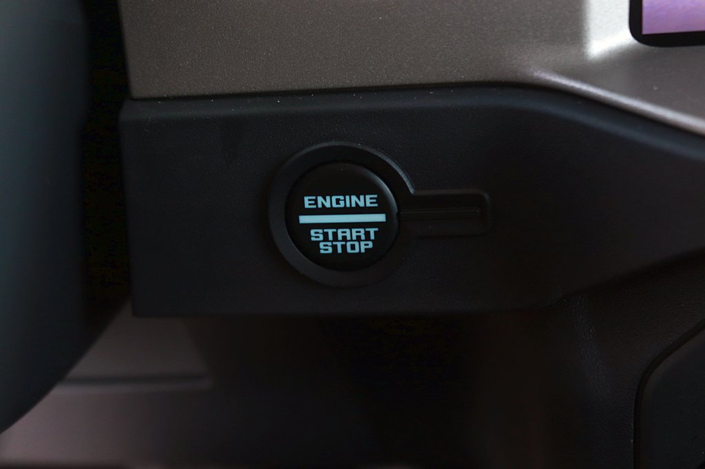 Used 2025 Ford Bronco Outer Banks AWD/4WD image 25