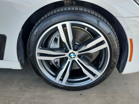 Used 2017 BMW 750i RWD image 7