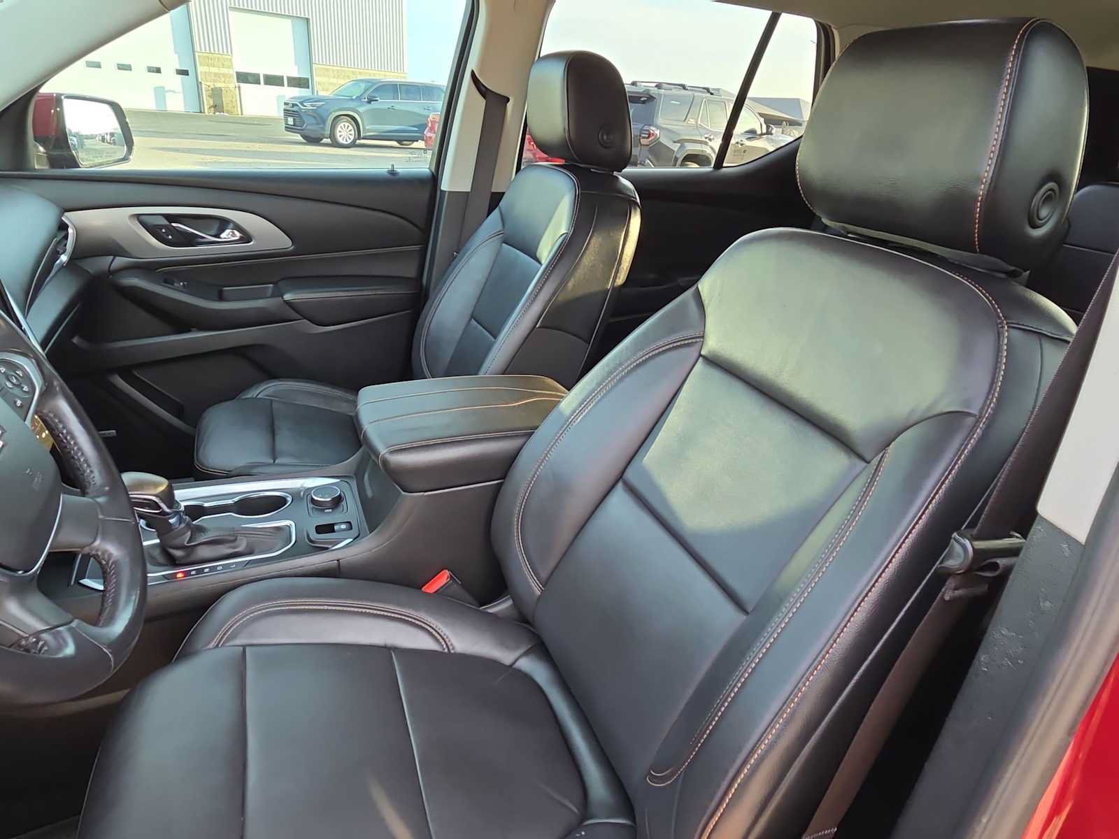 Used 2018 Chevrolet Traverse LT FWD image 15