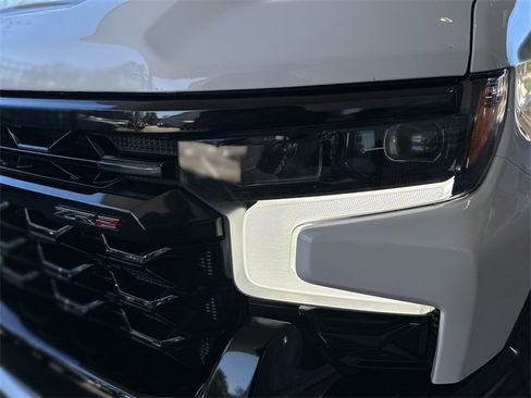 Used 2023 Chevrolet Silverado 1500 ZR2 w/ Technology Package image 9