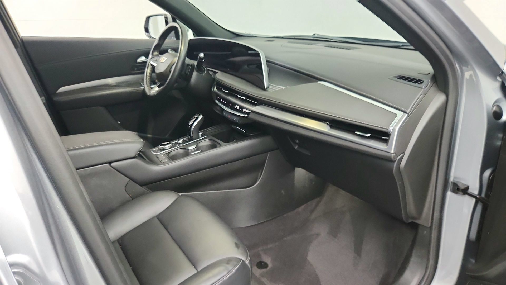 Certified 2024 Cadillac XT4 Premium Luxury w/ Cold Weather Package FWD image 27