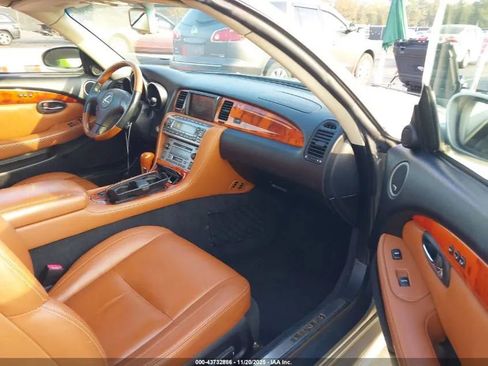 Used 2002 Lexus SC 430 Convertible image 2