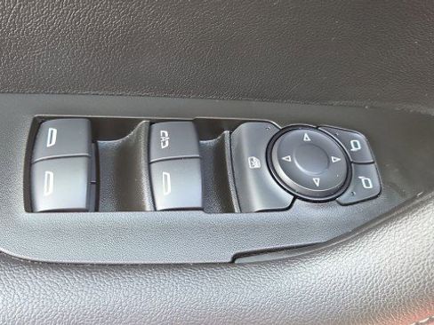 Used 2025 Chevrolet Blazer LT FWD image 22