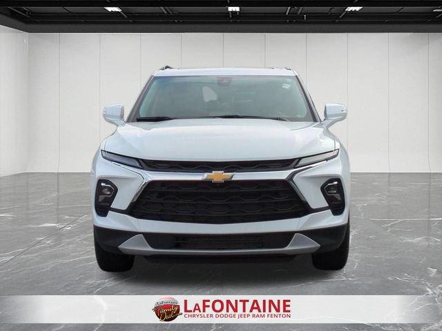 Used 2025 Chevrolet Blazer LT w/ Sound & Technology Package AWD/4WD image 8