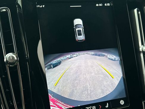 Used 2023 Volvo XC40 B4 Core w/ Convenience Package image 23