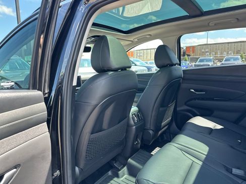 Used 2025 Hyundai Tucson Limited AWD/4WD image 19
