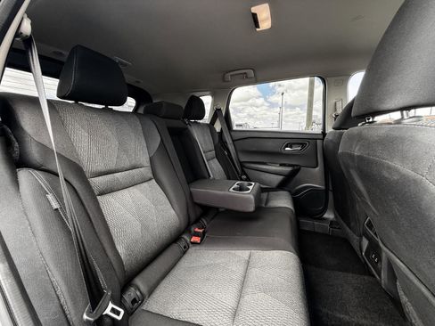 Used 2025 Nissan Rogue SV FWD image 21